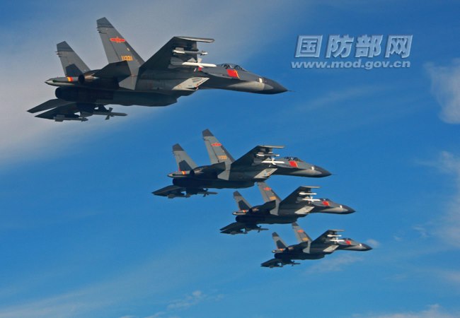 中国空军歼-11战机升空训练（资料照片）。 谭超 摄