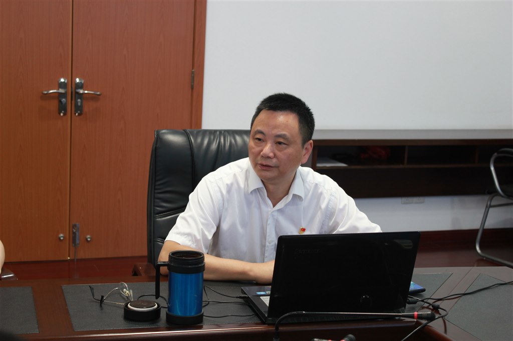 2党委书记王志平作报告.JPG
