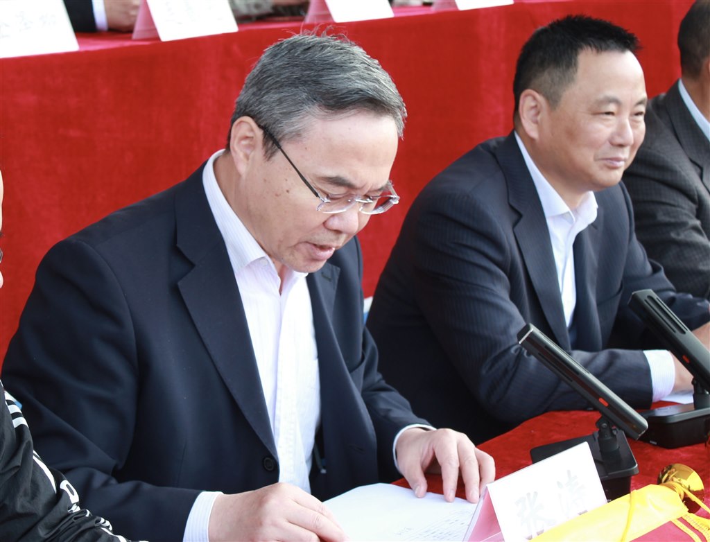 张涛宣读获奖名单.jpg