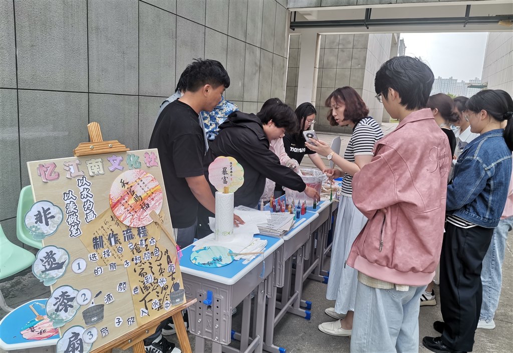 精心选择颜色搭配.jpg
