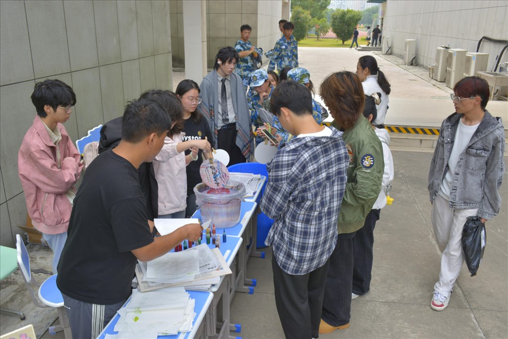 漆扇出水.jpg