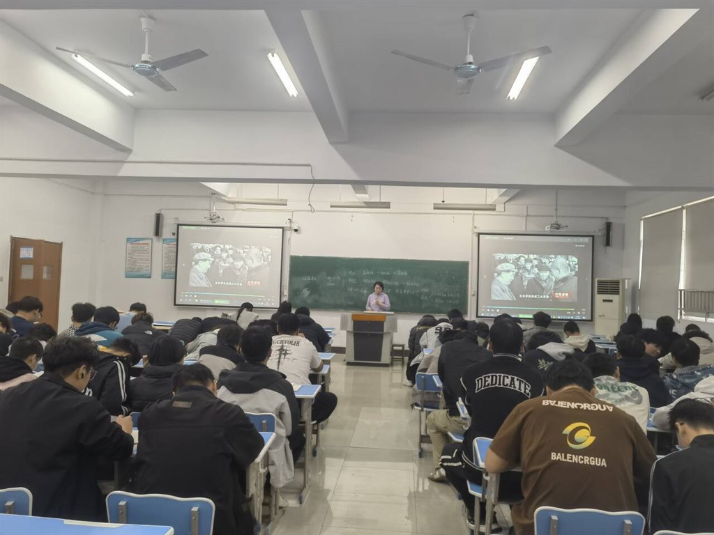蒋潇潇.jpg