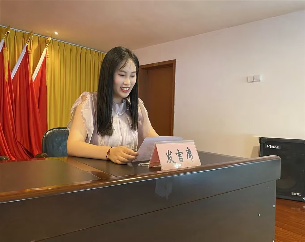 5-辅导员代表-陈小路.jpg