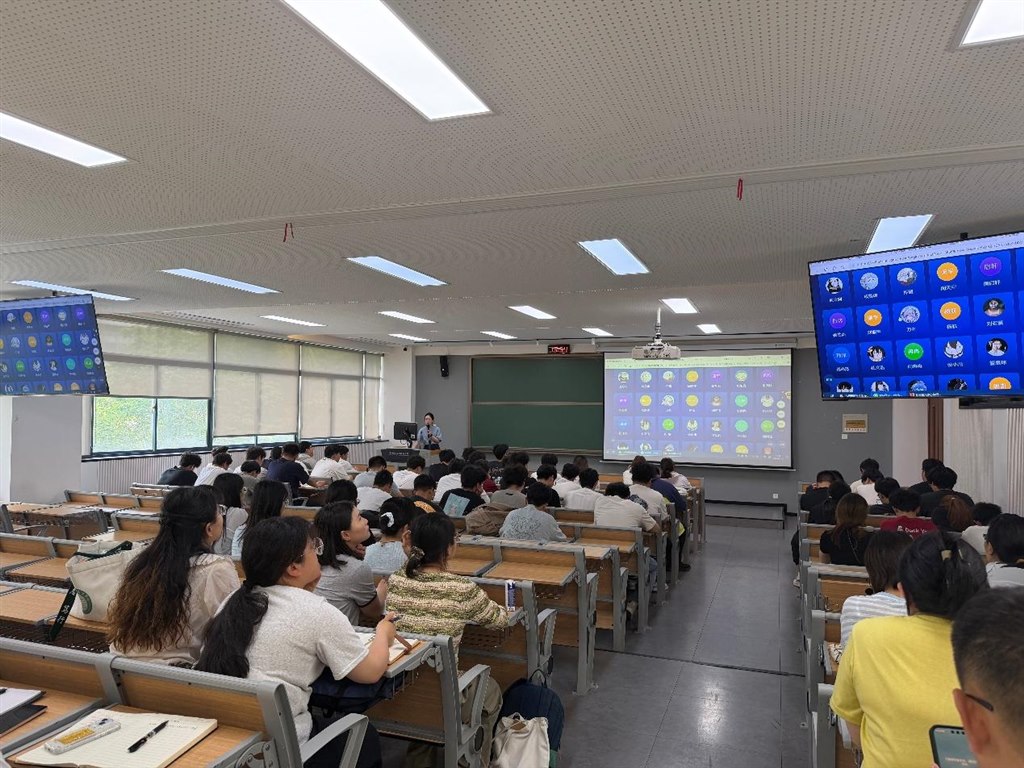 常州信息职业技术学院教师严敏歆公开课展示.jpg